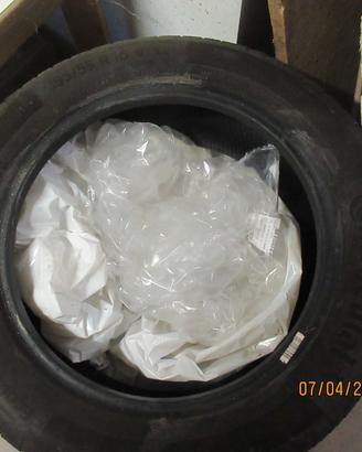 Treno di gomme gomme auto estive