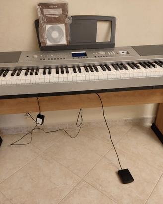 Pianoforte digitale Yamaha DGX 640