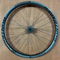 Ruota anteriore Bontrager Kovee Elite 30 TLR 29