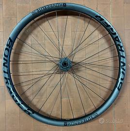 Ruota anteriore Bontrager Kovee Elite 30 TLR 29