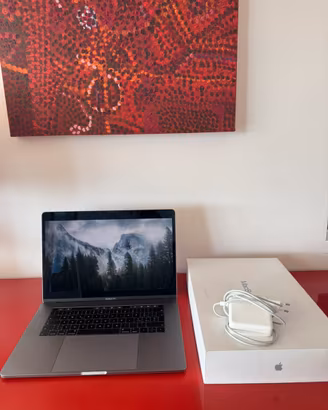 MacBook Pro 15" 2018 - i7 / 16GB / SSD 512GB
