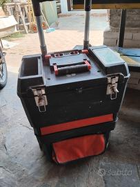 carrello portaatrezzi