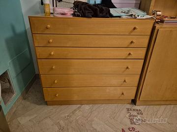 Libreria e cassettone