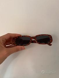 Occhiali da sole con stampa leopardata