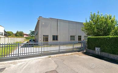 Capannone in zona industriale