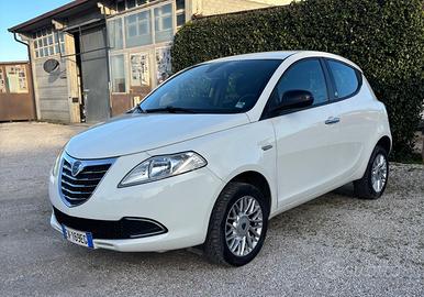 Lancia Ypsilon 0.9 TwinAir 85 CV 5 porte Metano Ec