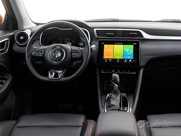 MG ZS LUXURY '2023 (anche neopatentati)