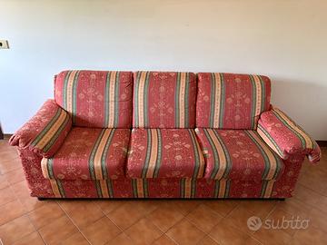 Divano in buono stato
