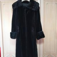 cappotto donna elegante di pelliccia ecologica 