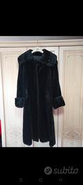 cappotto donna elegante di pelliccia ecologica 