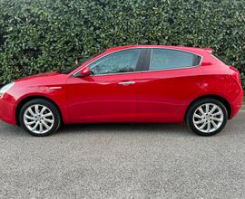 Alfa Romeo Giulietta GPL rossa