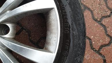 Pneumatici con cerchi in lega