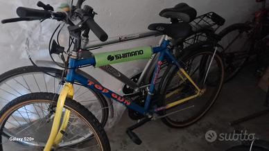 2 biciclette insieme