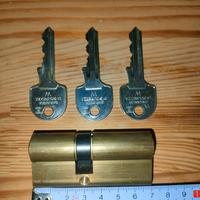 Serratura a cilindro Wally con 3 chiavi 70mm