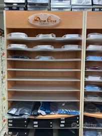 Allestimento negozio in legno