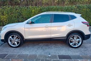 Nissan Qashqai N-Motion 1.5 dci 
