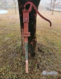 Pompa vintage da giardino 