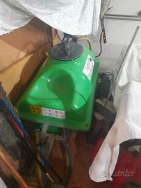 Botte carrellata per diserbante da 220 litri