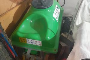 Botte carrellata per diserbante da 220 litri