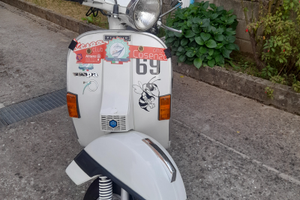 Vespa P200E