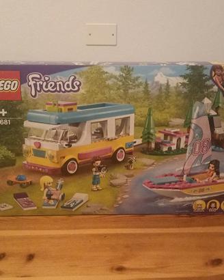 41681 Lego Friends Camper Van nel bosco 