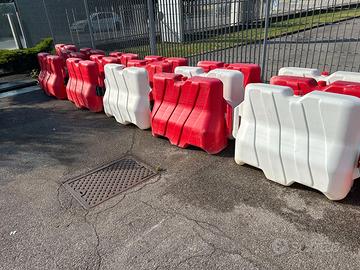 Barriere New Jersey in PVC usate
