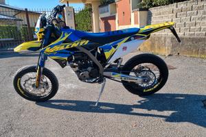 valenti sm 125 4 tempi motard