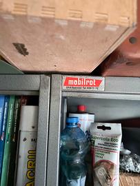 due scaffali 6 ripiani