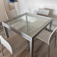 Tavolo allungabile 90x90 in cristallo + sedie