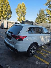 MITSUBISHI OUTLANDER DEL 2017 PER RICAMBI