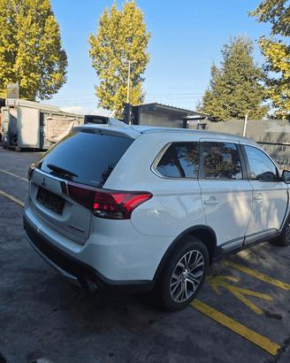 MITSUBISHI OUTLANDER DEL 2017 PER RICAMBI