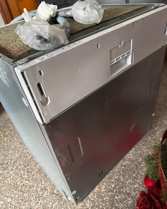 Lavastoviglie indesit dmif 14b1 eu
