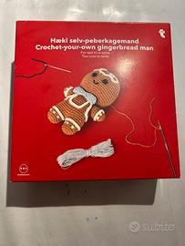 Kit fai da te all’uncinetto: omino pan di zenzero