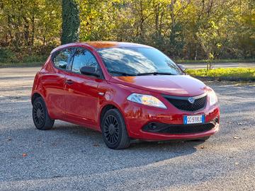 Lancia Ypsilon 1.0 FireFly 5 porte S&S Hybrid Ecoc