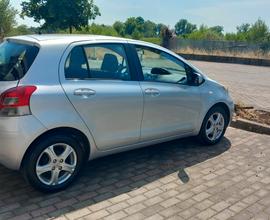 TOYOTA Yaris - 2011