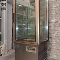 Vetrina Espositiva refrigerata per pasticceria