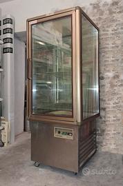 Vetrina Espositiva refrigerata per pasticceria