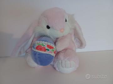 Coniglio di peluche.