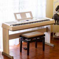 Pianoforte digitale Yamaha DGX-650