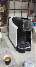 macchina da caffè Lario a capsule con scatolo 