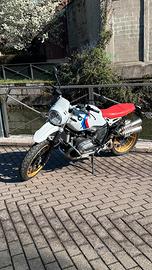 Rnine T - urban GS - scarichi alti - ruote oro.