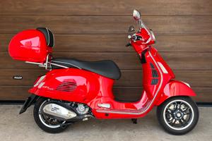 Vespa GTS  310 + Bauletto + Cupolino