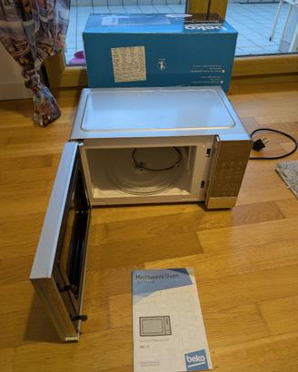 Forno microonde Beko MOC 201103S - 700W - 20 Litri