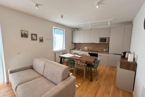 Trilocale Piazza Orologio (Giudici)