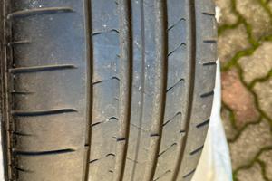 4 gomme 225/40/19 pirelli pzero estive