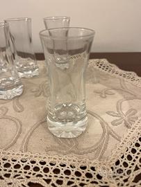 8 bicchierini vetro Bormioli