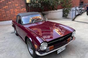 TRIUMPH TR6 P.I.