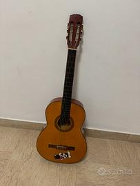 Chitarra classica con accordatore