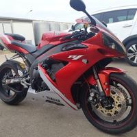 Yamaha - YZF R1 -