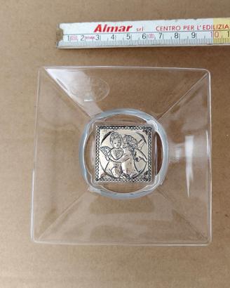 svuotatasche porta oggetti in vetro con una placca